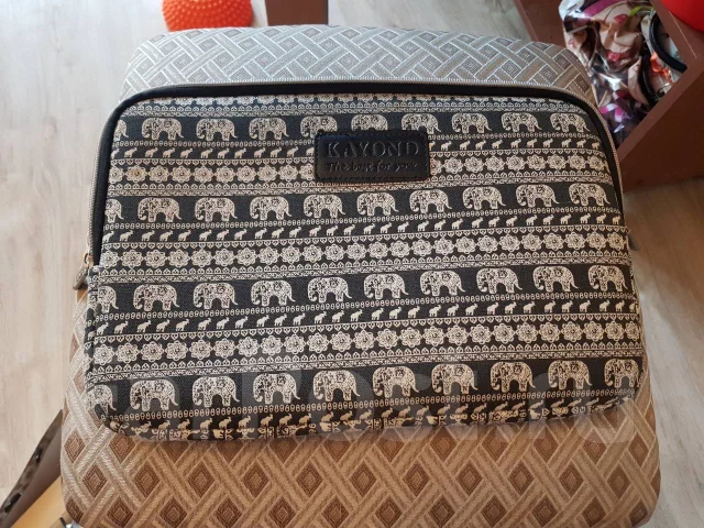 Acer Aspire Switch 10. 10.1", 1,8����, ��� 2048 ��, ���� 64���, WiFi: 1, Bluetooth: 1, ����������� �� 4��. ����