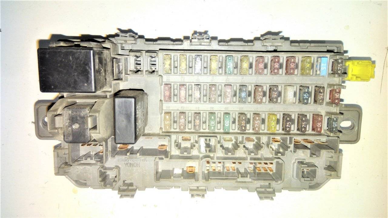 Предохранитель прикуривателя хонда степвагон где находится