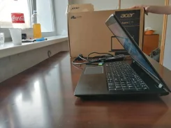 Acer Aspire E15. 15.4", 2,9����, ��� 6 ��, ���� 1 000���, WiFi, Bluetooth, ����������� �� 5��. ����