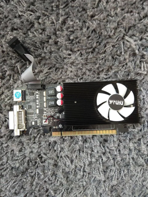GeForce GT 440 ����
