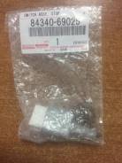 Концевик под педаль тормоза. Toyota: Allion, Allex, ist, Aurion, Vios, Ipsum, Corolla, Innova, Estima, Avensis Verso, Vanguard, Caldina, FJ Cruiser, T...