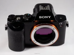 Sony Alpha ILCE-7R Body ����