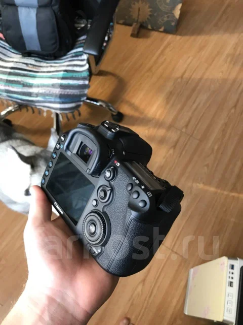 Canon EOS 7D Mark II Body. 20 � ����� �� ����