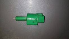 Концевик под педаль тормоза. Toyota Land Cruiser Prado, GDJ150, GDJ150L, GDJ150W, GRJ150, GRJ150L, GRJ150W, KDJ150, KDJ150L, LJ150, TRJ150, TRJ150L, T...