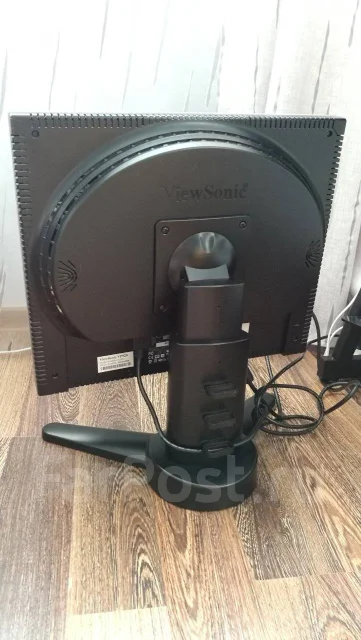 ViewSonic. 19" ����