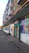 Предлагается в аренду часть торгового зала в прод. магазине. 50 кв. м., улица Адмирала Кузнецова 54, р-н 64, 71 микрорайоны. Дом снаружи