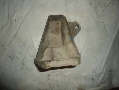 Кронштейн опоры двигателя. Volkswagen Passat, 3B2, 3B3, 3B5, 3B6 Skoda Superb Audi A4 Audi S6, 4B2, 4B4, 4B5, 4B6 Audi A6, 4B2, 4B4, 4B5, 4B6 Audi S4...