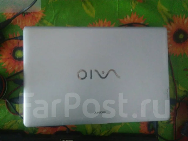 Sony VAIO. 2����, ��� 8 ��, ���� 512���, WiFi: 1, Bluetooth: 1, ����������� �� 3��. ����