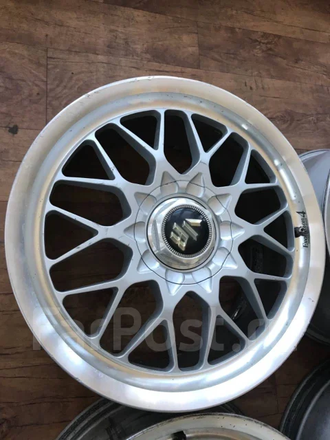 Rennen VR04. 7.0/8.0x17", 4x114.3, 5x114.3, ET45/45 ����