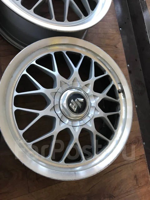 Rennen VR04. 7.0/8.0x17", 4x114.3, 5x114.3, ET45/45 ����