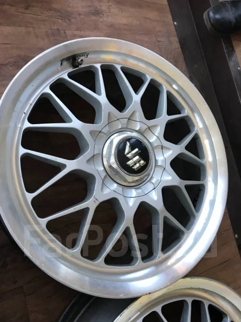 Rennen VR04. 7.0/8.0x17", 4x114.3, 5x114.3, ET45/45 ����