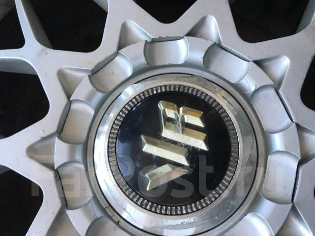 Rennen VR04. 7.0/8.0x17", 4x114.3, 5x114.3, ET45/45 ����
