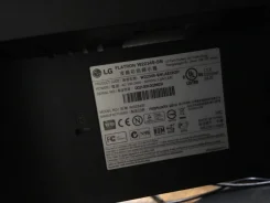 LG. 22", ���������� �� (LCD)