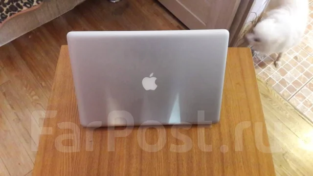 Apple MacBook. 15.6", ��� 8 ��, ���� 240���, WiFi: 1, Bluetooth: 1 ����