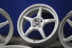 OZ Racing Crono HT. 7.0x18", 4x100, ET42 ����