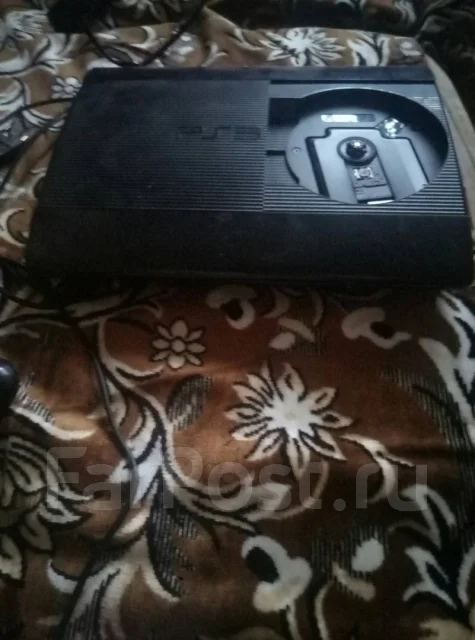Sony PlayStation 3 Super Slim ����