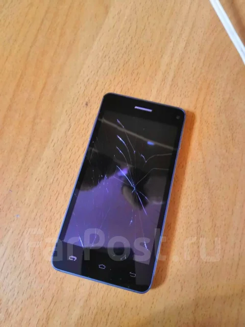 Leagoo Alfa 6. �/�, 3G, Dual-SIM ����