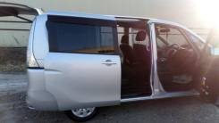 Nissan Serena. С водителем