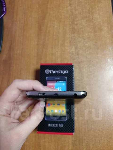 Prestigio Muze E3. �/�, �����������, 3G, Dual-SIM ����