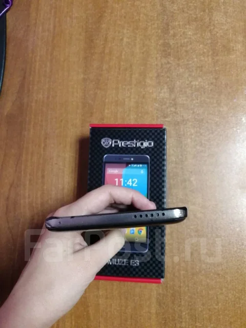 Prestigio Muze E3. �/�, �����������, 3G, Dual-SIM ����