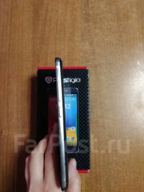 Prestigio Muze E3. �/�, �����������, 3G, Dual-SIM ����
