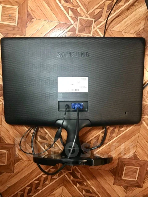 Samsung. 18.5" ����