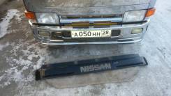 Решетка под дворники. Nissan Atlas