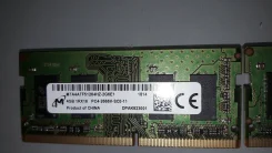 SO-DIMM DDR4.