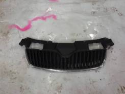 Рамка радиатора. Skoda Fabia, 5J2, 5J5 Двигатели: BBM, BLS, BMS, BNM, BNV, BSW, BTS, BXW, BZG, CAVE, CAYA, CAYB, CAYC, CBZA, CBZB, CEVA, CFNA, CFWA, C...
