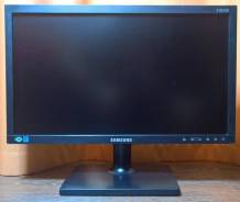 Samsung. 19", технология ЖК (LCD)