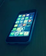 Apple iPhone 5c. �/�, 8 ��