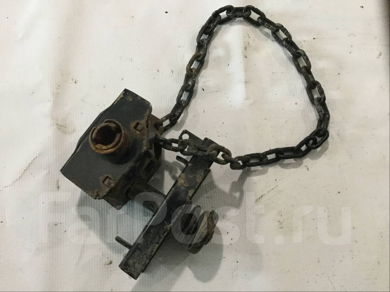 кронштейн запасного колеса toyota 5190060191