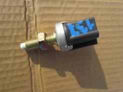 Концевик под педаль тормоза. Toyota Tacoma, RZN140, RZN150, RZN161, RZN171, RZN191, RZN196, VZN150, VZN170, VZN195 Toyota Matrix, ZZE130, ZZE132, ZZE1...