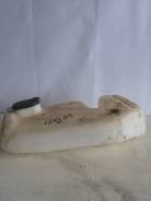 Бачок стеклоомывателя. Renault: Megane, Kangoo, Symbol, Logan, Fluence, Clio Двигатели: F4R, F4RT, H4M, K4J, K4M, K7M, M4R, M9R, K7J, D812, K4M813, F4...