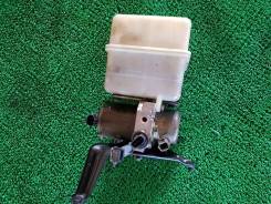 Насос подкачки стоек. Toyota Land Cruiser, HDJ100, HDJ100L, HDJ101, HDJ101K, UZJ100, UZJ100L, UZJ100W Lexus LX470, UZJ100 Двигатели: 1HDFTE, 1HDT, 2UZ...