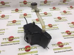 Бачок стеклоомывателя. Toyota Cresta, JZX100, GX105, LX100, LX90, JZX93, JZX91, SX90, GX90, JZX90, JZX105, JZX101, GX100 Toyota Mark II, LX90Y, JZX100...