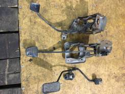 Накладка на педаль. Toyota: Carina, Corona, Caldina, Avensis, Carina E Двигатели: 2C, 2CT, 3SFE, 4AFE, 4AGE, 4SFE, 5AFE, 7AFE, 3CE, 3SGE, 5EFE, 1ZZFE...
