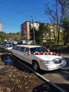 Lincoln Town Car. С водителем
