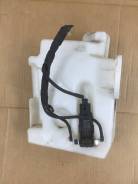 Бачок стеклоомывателя. Volkswagen: Caddy, Eos, Jetta, Touran, Golf, Scirocco Seat Toledo, 5P2 Seat Altea, 5P1, 5P5, 5P8 Seat Leon, 1P1 Audi S3, 8P1, 8...