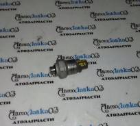 Датчик давления фреона. Toyota: Regius Ace, Crown, Aurion, Ipsum, Avensis, Hilux, Estima, Avensis Verso, Vanguard, Tarago, Picnic, Century, Picnic Ver...