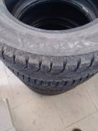 Bridgestone Ice Cruiser. Зимние, шипованные, 2013 год, 40 %, 4 шт