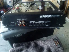 Boston Acoustics ����