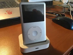 Apple iPod classic. ����