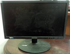Samsung. 19", технология OLED