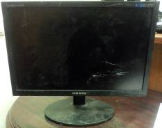 Samsung. 19", технология ЖК (LCD)
