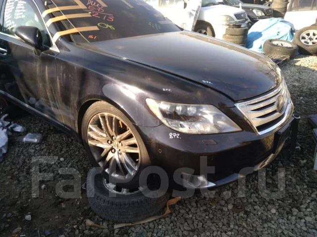 Lexus LS600h ����