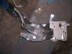 Педаль газа. Renault Scenic, JM, JM02, JM05, JM0B, JM0C, JM0F, JM0G, JM0H, JM0J, JM0W, JM12, JM13, JM14, JM15, JM1A, JM1B, JM1E, JM1F, JM1N Двигатели...