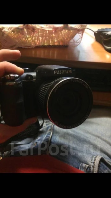 Fujifilm FinePix S4000. 10 - 14.9 ��, ���: 14� � ����� ����
