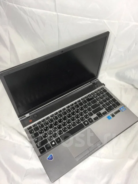 Samsung 550P5C-S03. 15.6", 2,4����, ��� 8 ��, ���� 1 024���, WiFi: 1, Bluetooth: 1, ����������� �� 10��. ����