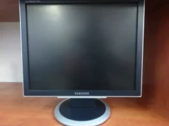 Samsung. 17" ����